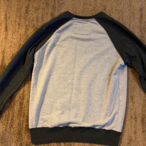 Grey pull over, in new condition, sz med comfy - Picture 3 of 3